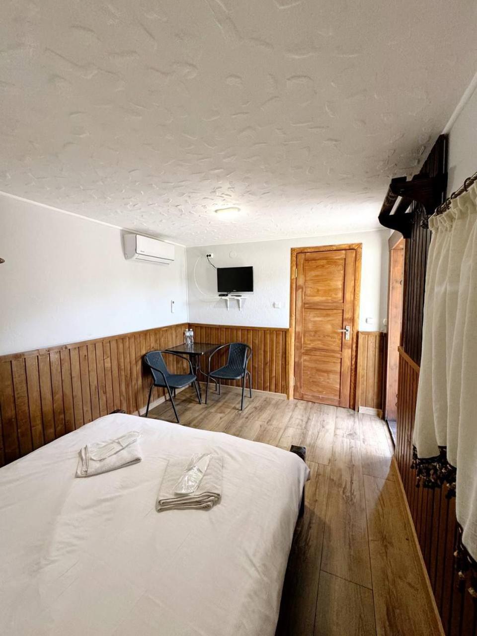 Hotel Orlyne Gnizdo Czerniowce Pokój zdjęcie