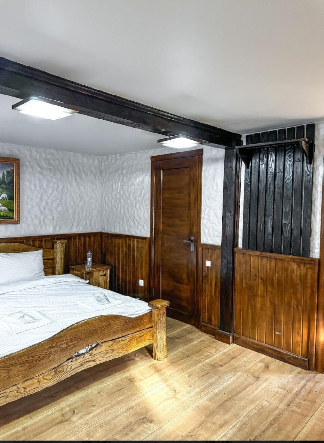 Hotel Orlyne Gnizdo Czerniowce Pokój zdjęcie